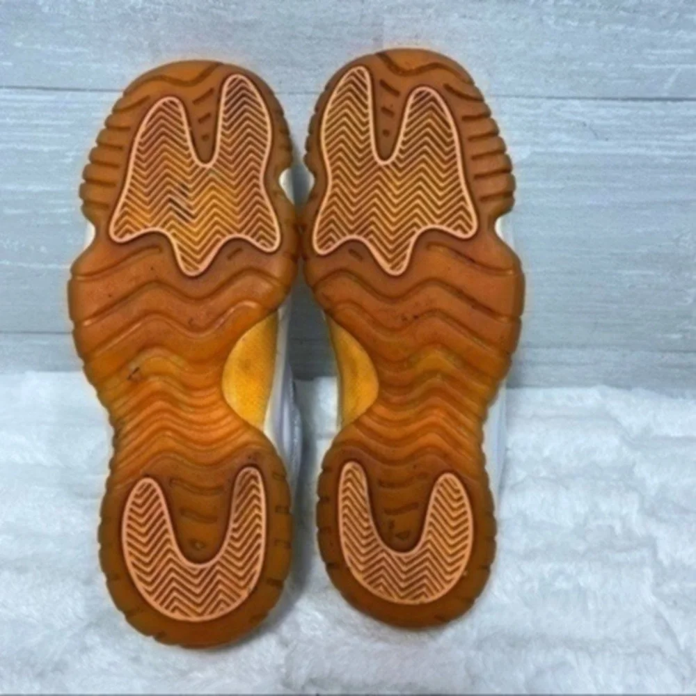 Nike Air Jordan 11 Retro Low 